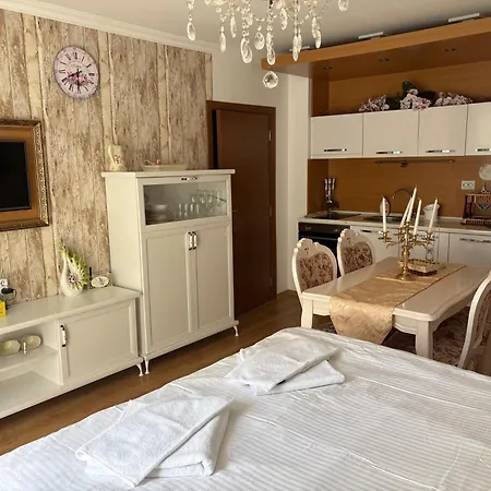 Sweet Homes 5 - For Guests