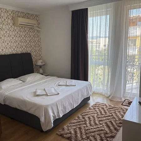 Апартаменти Sweet Homes 5 - For Guests