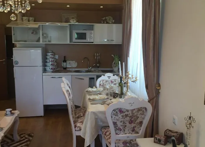 Sweet Homes 5 - For Guests